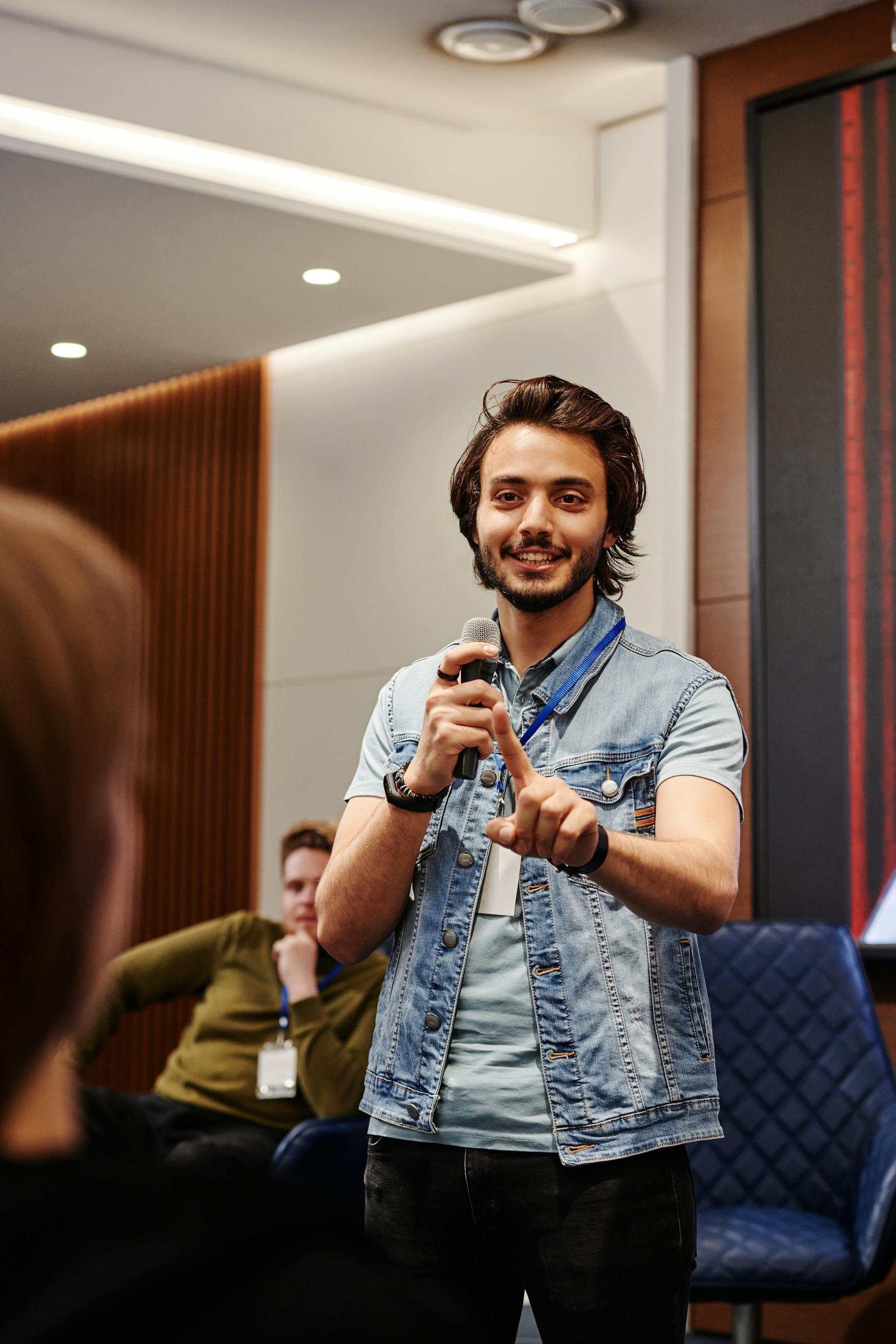 a guy lead a meeting